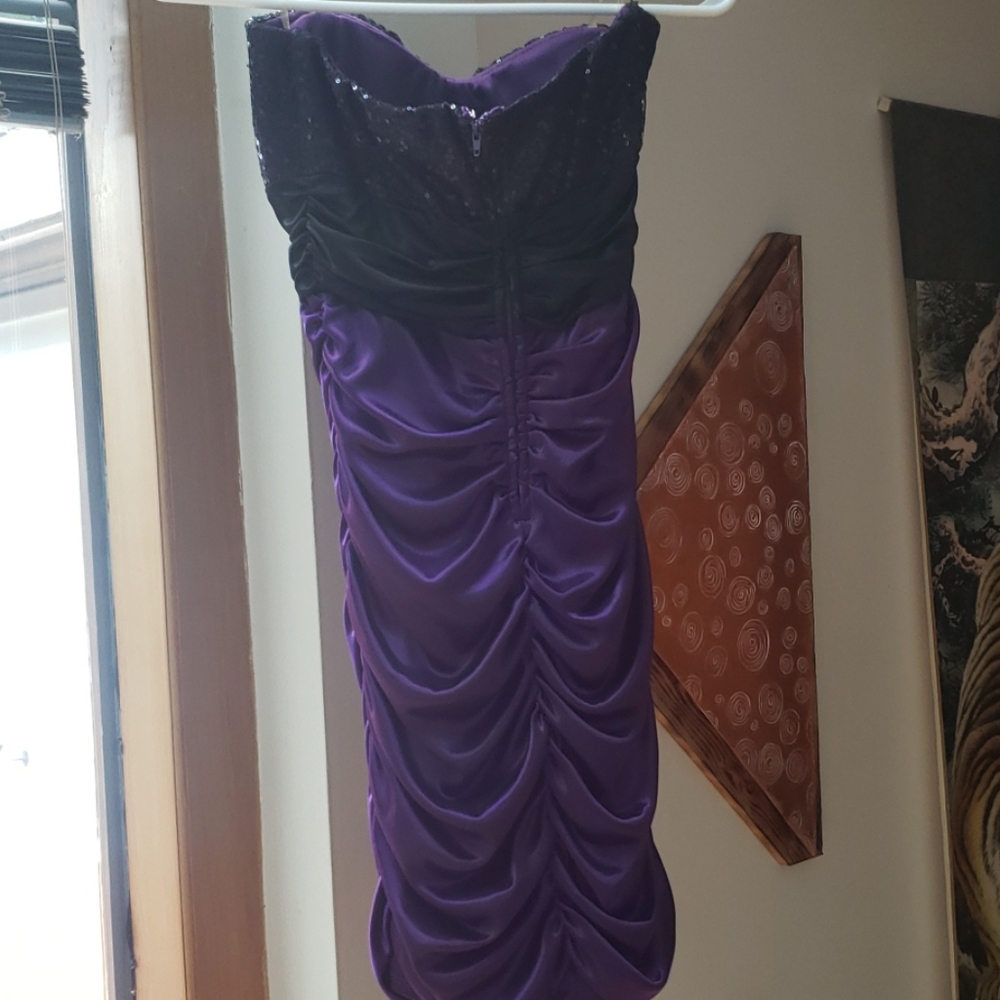 Dress - Picture 4 of 4